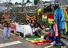Alternativer-Verkaufsstand am Mandelblütenfest in Puntagorda : Kleider, Hippies